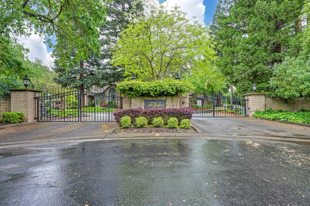 7650 Pineridge Road Fair Oaks, CA 95628 - Photo 59 of 67 The Lakes front gate