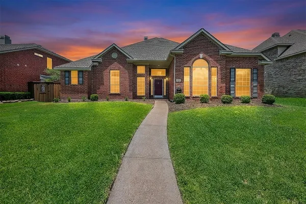 $575,000 | 5705 Abingdon Drive, Richardson, TX 75082