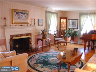 326 Covered Bridge Road Cherry Hill, NJ 08034 - Photo 4 of 12 Living Room
