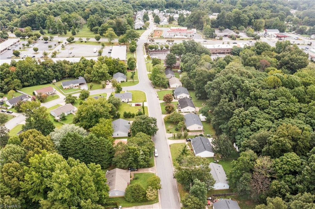 509 Apple Ridge Road Greensboro, NC 27406 - Photo 6 of 42 Gallery Image 6