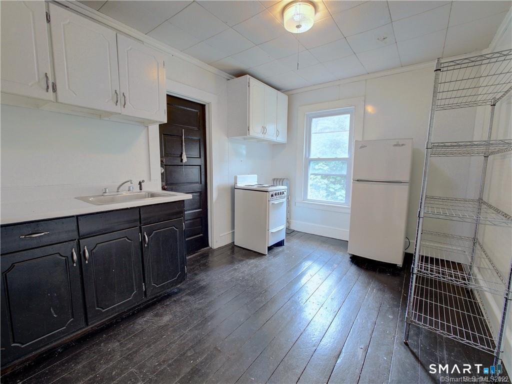 251 Williams Street, Unit 2 New London, CT 06320 - Photo 2 of 19