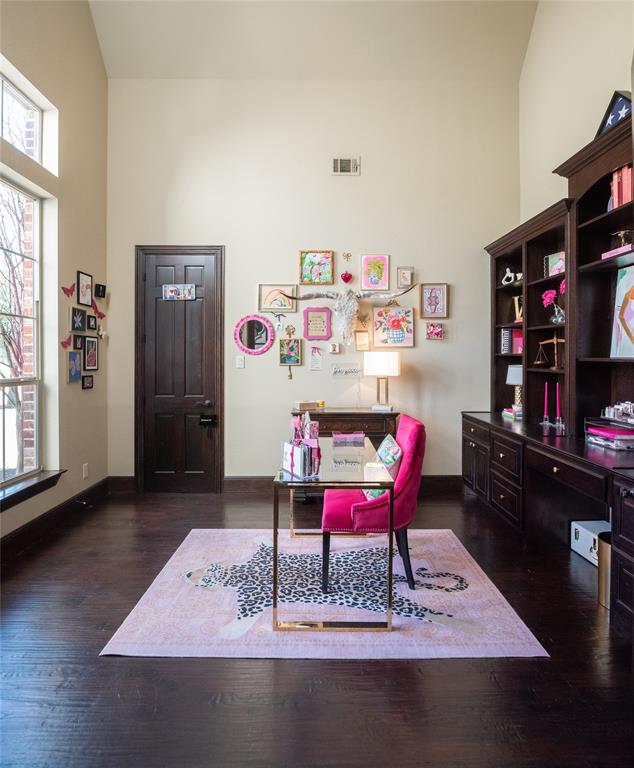 811 Red Store Court Lucas, TX 75002 - Photo 4 of 31 a workspace with furniture