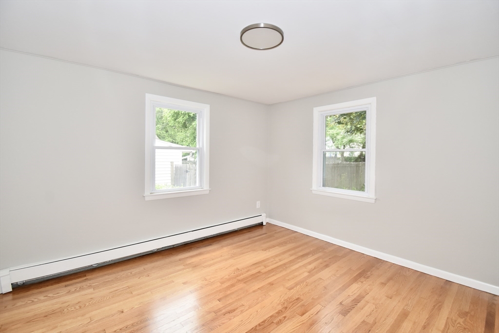 94 David Street Springfield, MA 01104 - Photo 25 of 39 an empty room with a window