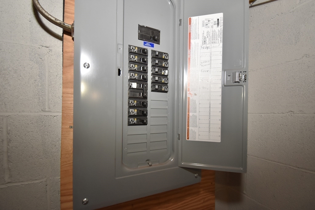 94 David Street Springfield, MA 01104 - Photo 39 of 39 a view of walk in closet