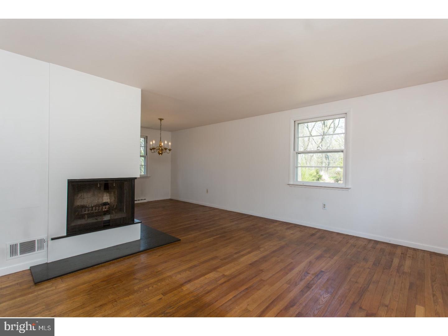 11 Waters Road Malvern, PA 19355 - Photo 9 of 20 Dining Room
