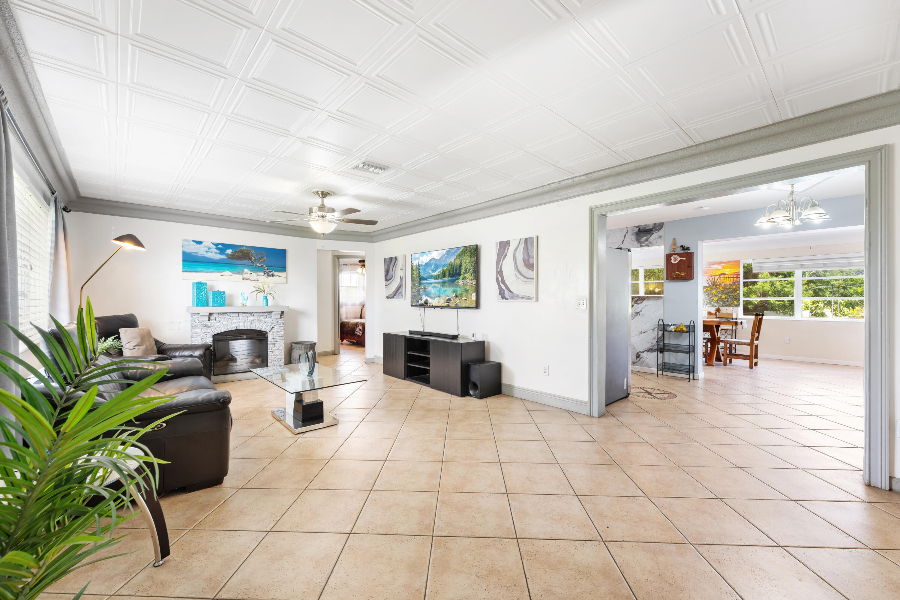 5833 Fair Green Road West Palm Beach, FL 33417 - Photo 5 of 45 Living room