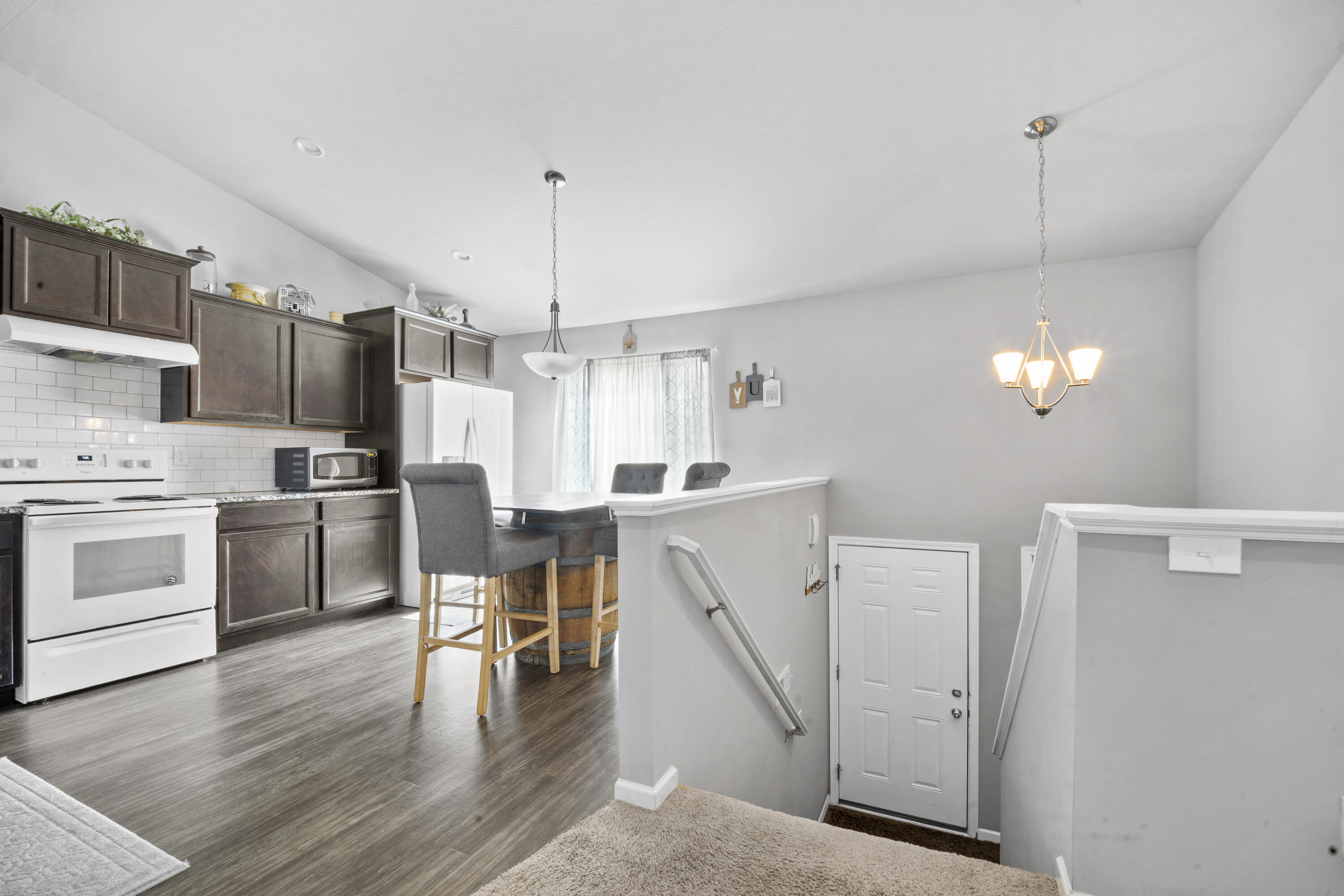 1015 Point Way Lawton, MI 49065 - Photo 2 of 15 DSC01408