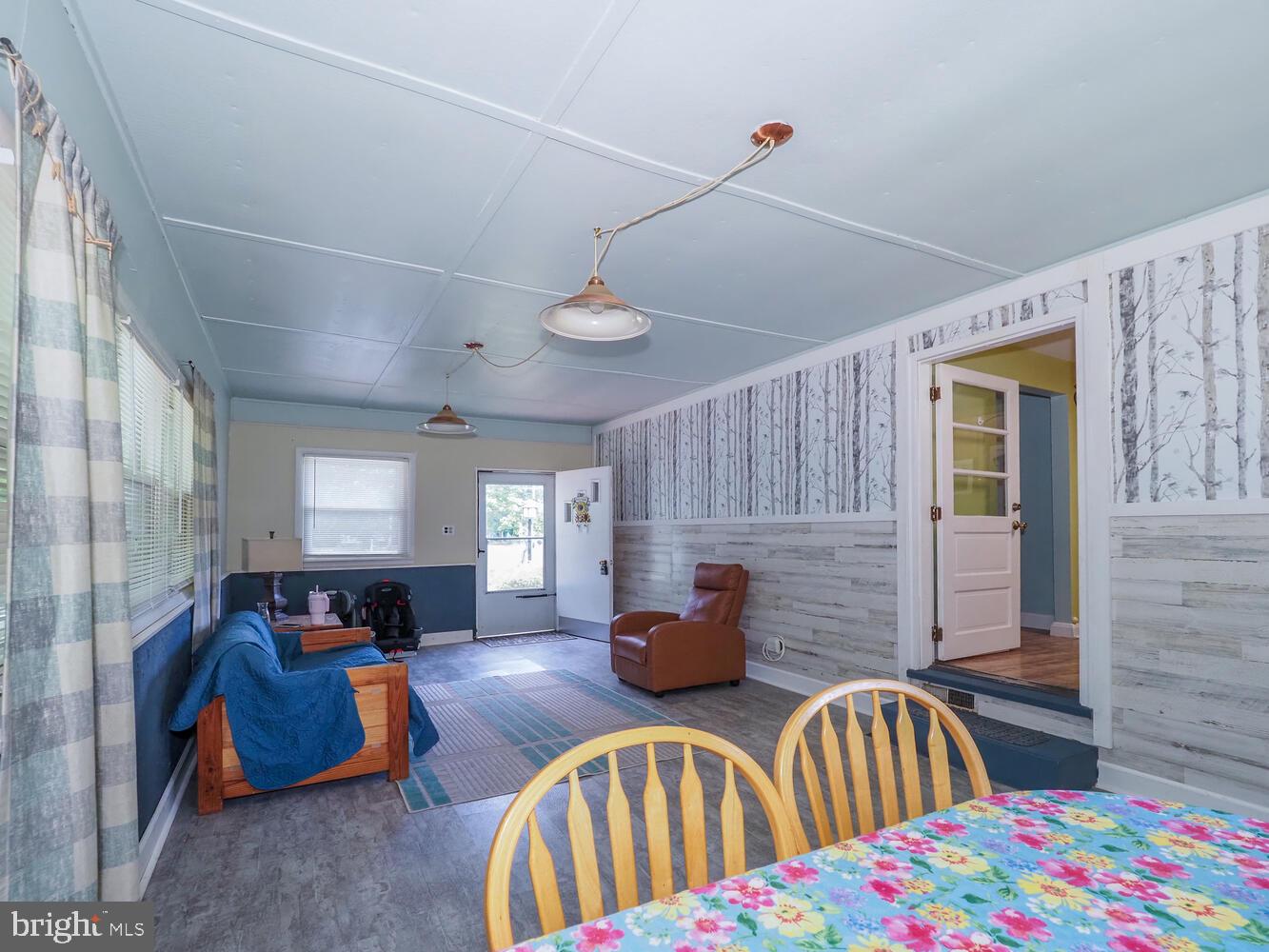614 Paradise Road Aberdeen, MD 21001 - Photo 12 of 41 Additional Living Room