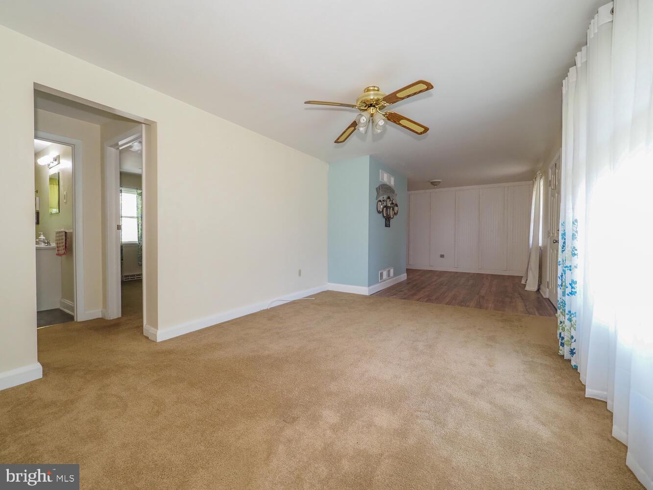 614 Paradise Road Aberdeen, MD 21001 - Photo 28 of 41 Living Room