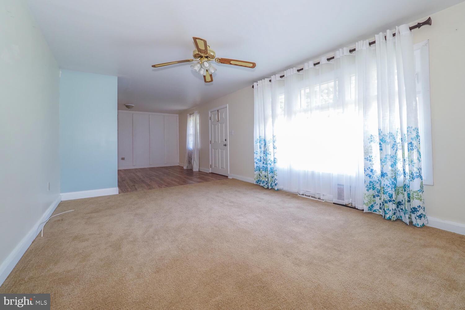 614 Paradise Road Aberdeen, MD 21001 - Photo 29 of 41 Living Room w/ huge window