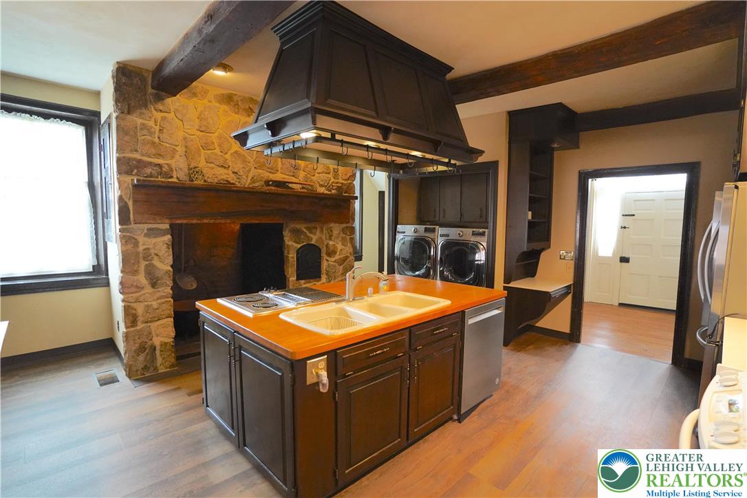 9020 Schantz Road Breinigsville, PA 18031 - Photo 9 of 26