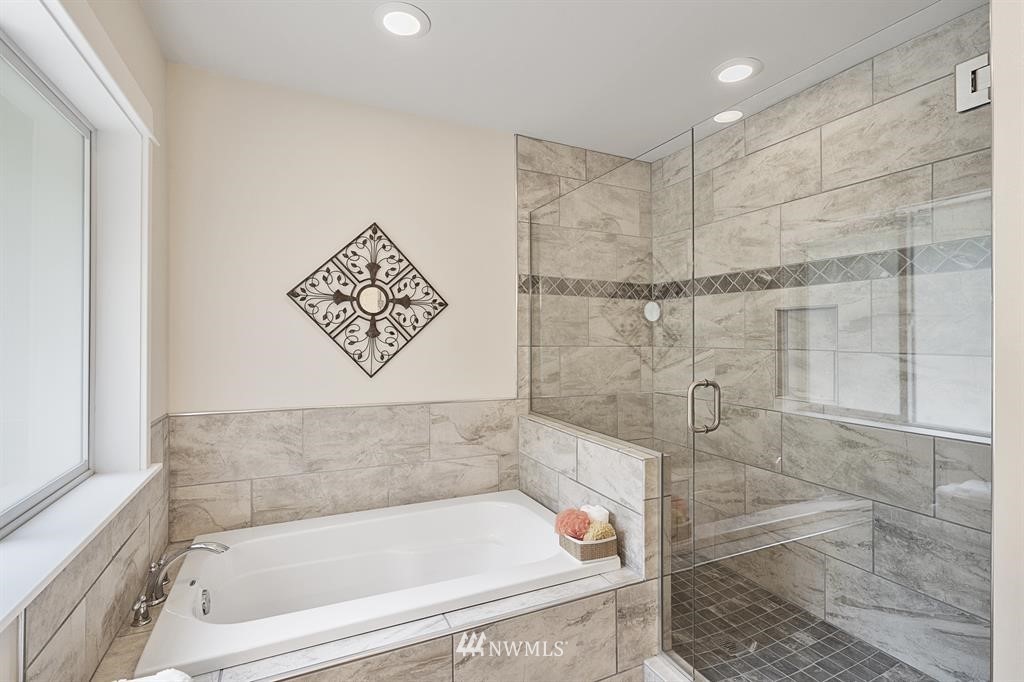 21555 President Point Road Northeast Kingston, WA 98346 - Photo 11 of 20 Gallery Image 11