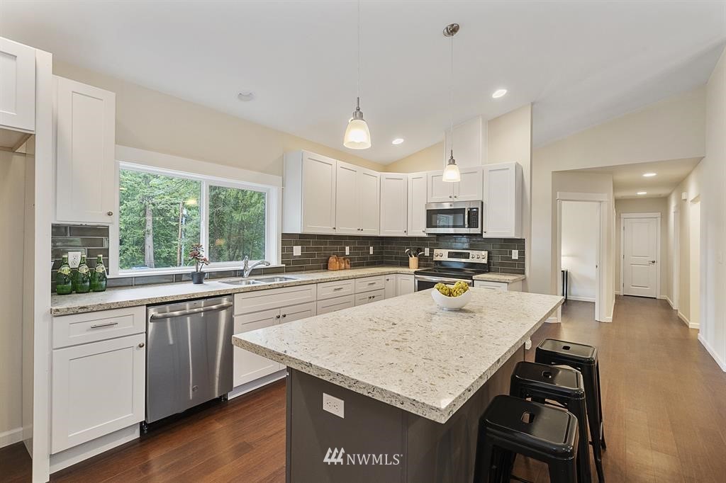 21555 President Point Road Northeast Kingston, WA 98346 - Photo 6 of 20 Gallery Image 6