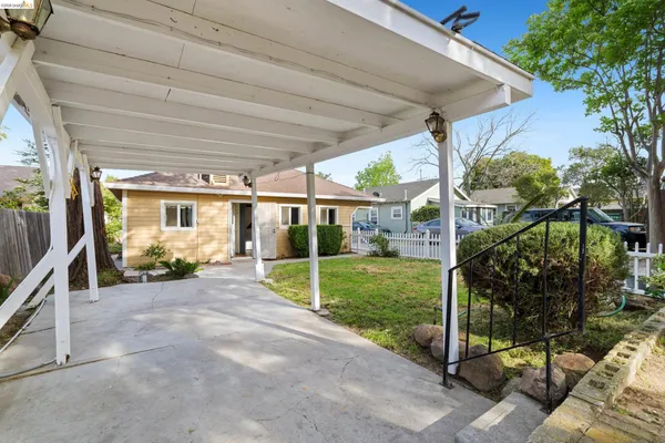 a view of a garden with a fountain