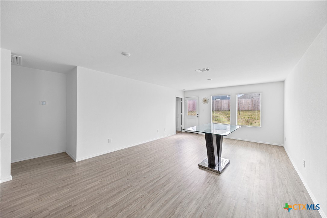 512 Texas Angel Way Jarrell, TX 76537 - Photo 4 of 21