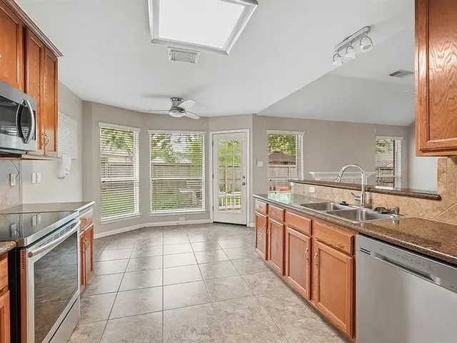 $1,900 | 3414 Nottingham Lane, Montgomery, TX 77356