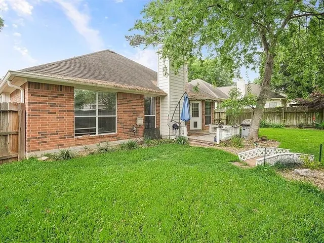 $1,900 | 3414 Nottingham Lane, Montgomery, TX 77356