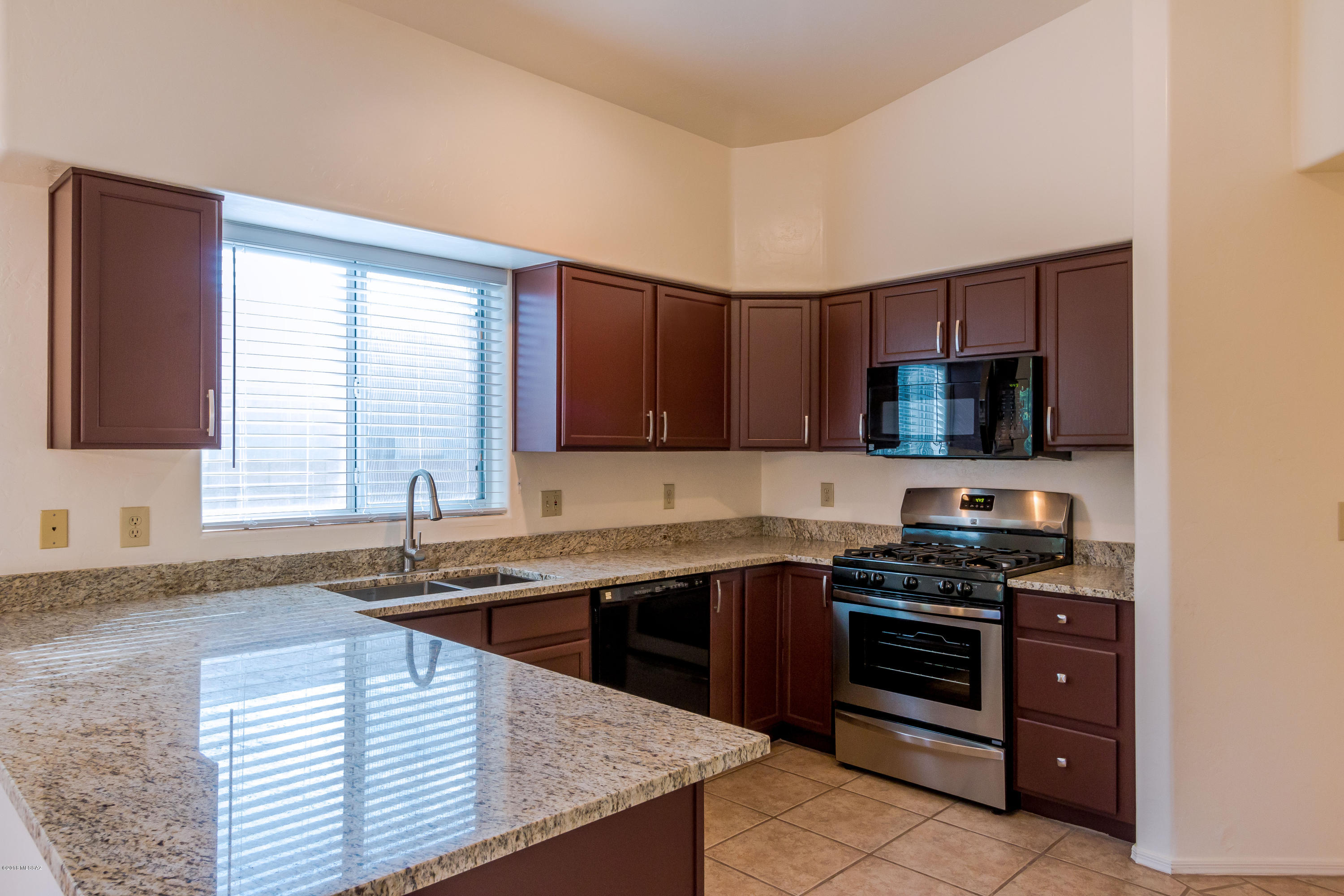 299 Ajax Peak Road Tucson, AZ 85737 - Photo 2 of 27 Gallery Image 2