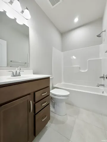 $344,800 | 4823 Jackson Drive, Newburgh, IN 47630