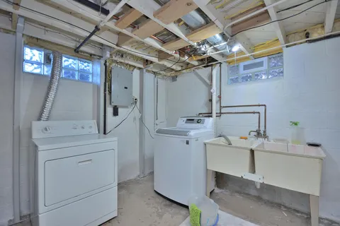 $269,900 | 2254 South 61st Street, West Allis, WI 53219