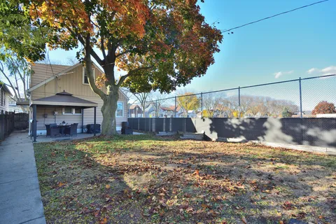 $269,900 | 2254 South 61st Street, West Allis, WI 53219