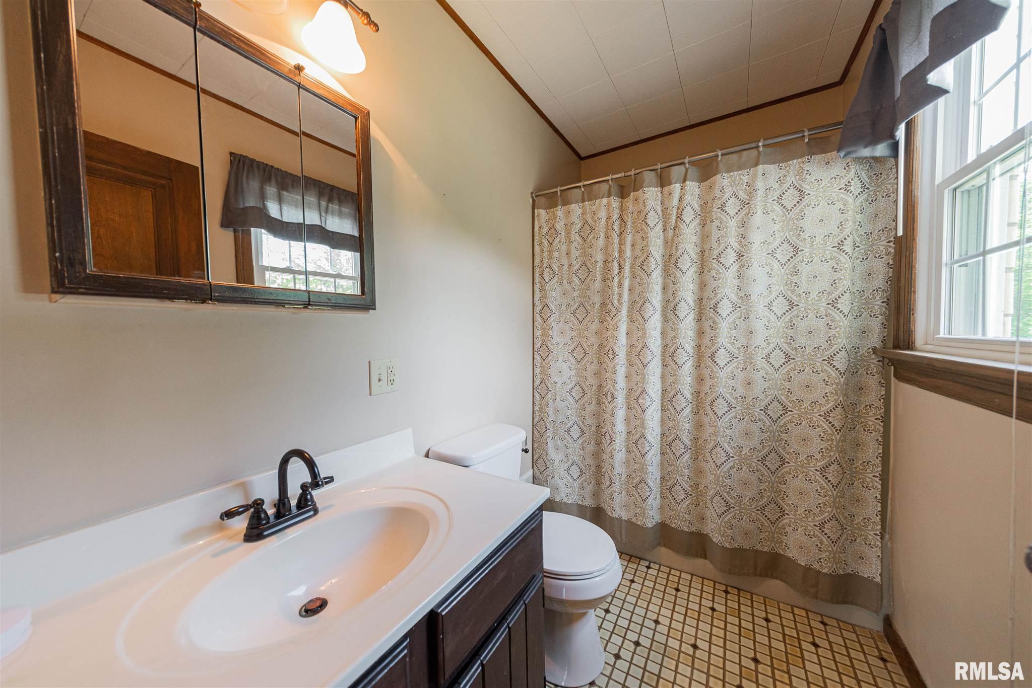 1708 Salem Road Mount Vernon, IL 62864 - Photo 25 of 28 Gallery Image 25