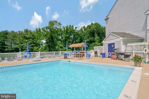 $375,000 | 3375 Lakeside View Drive, Unit 191, Falls Church, VA 22041