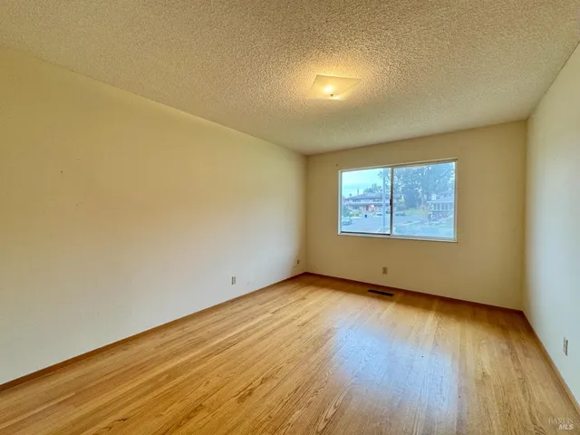 $725,000 | 2760 Clifford Street, Napa, CA 94558