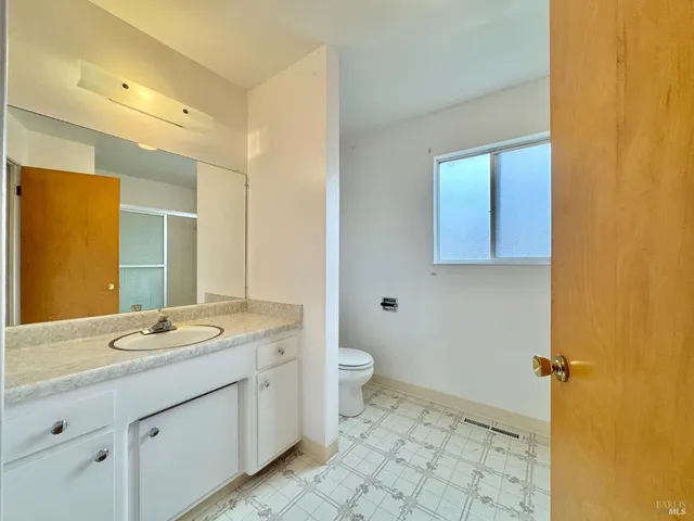 $725,000 | 2760 Clifford Street, Napa, CA 94558