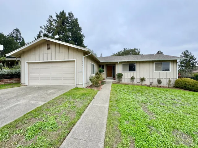$725,000 | 2760 Clifford Street, Napa, CA 94558