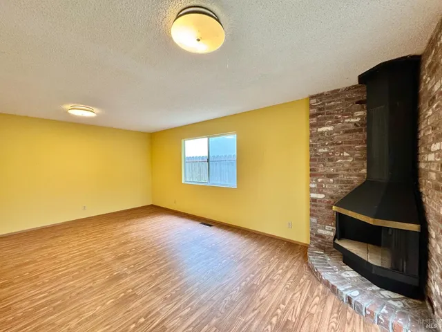 $725,000 | 2760 Clifford Street, Napa, CA 94558