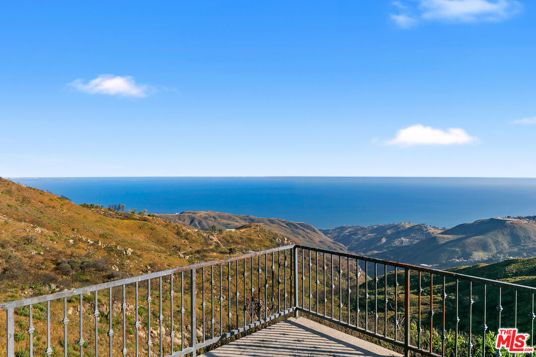 23010 Saddle Peak Road Topanga, CA 90290 - Photo 13 of 51