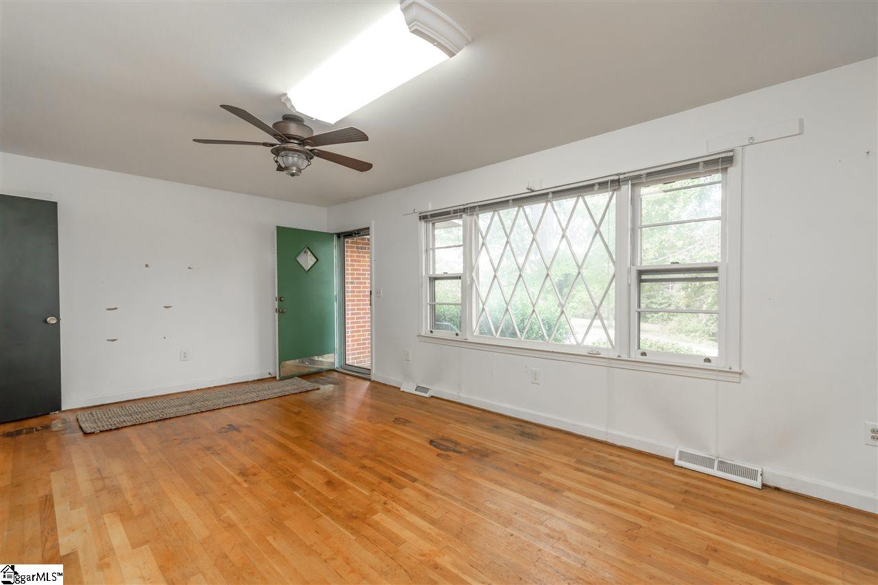 5 Brooks Road Mauldin, SC 29662 - Photo 4 of 22