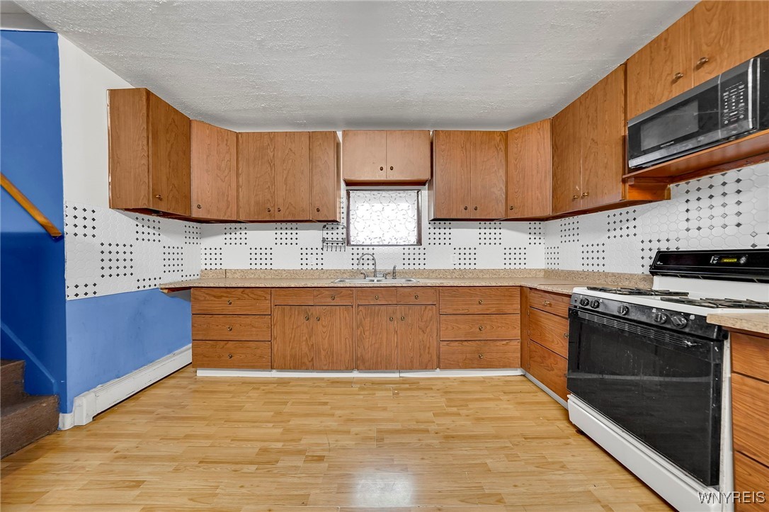 335 Austin Street Buffalo, NY 14207 - Photo 8 of 45