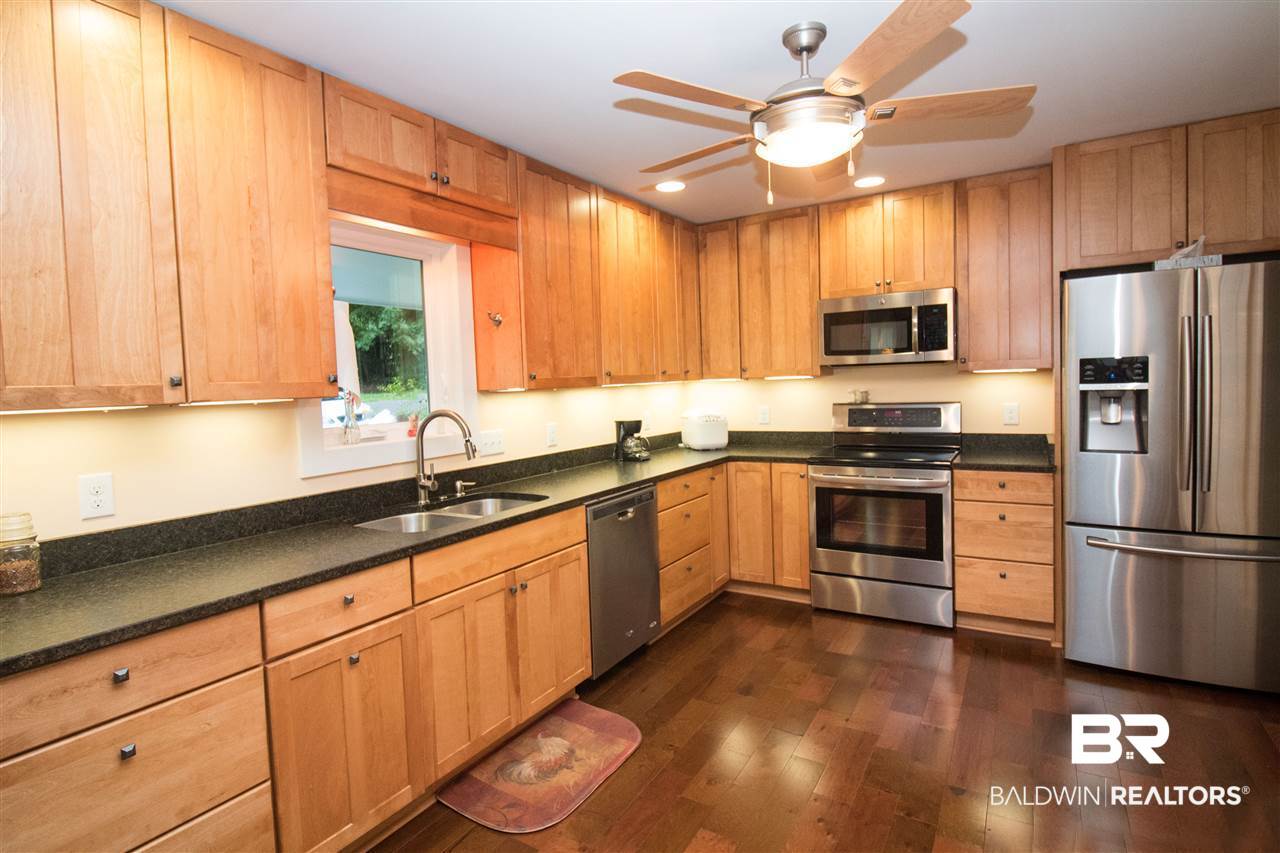 605 Johnson Avenue Fairhope, AL 36532 - Photo 11 of 31