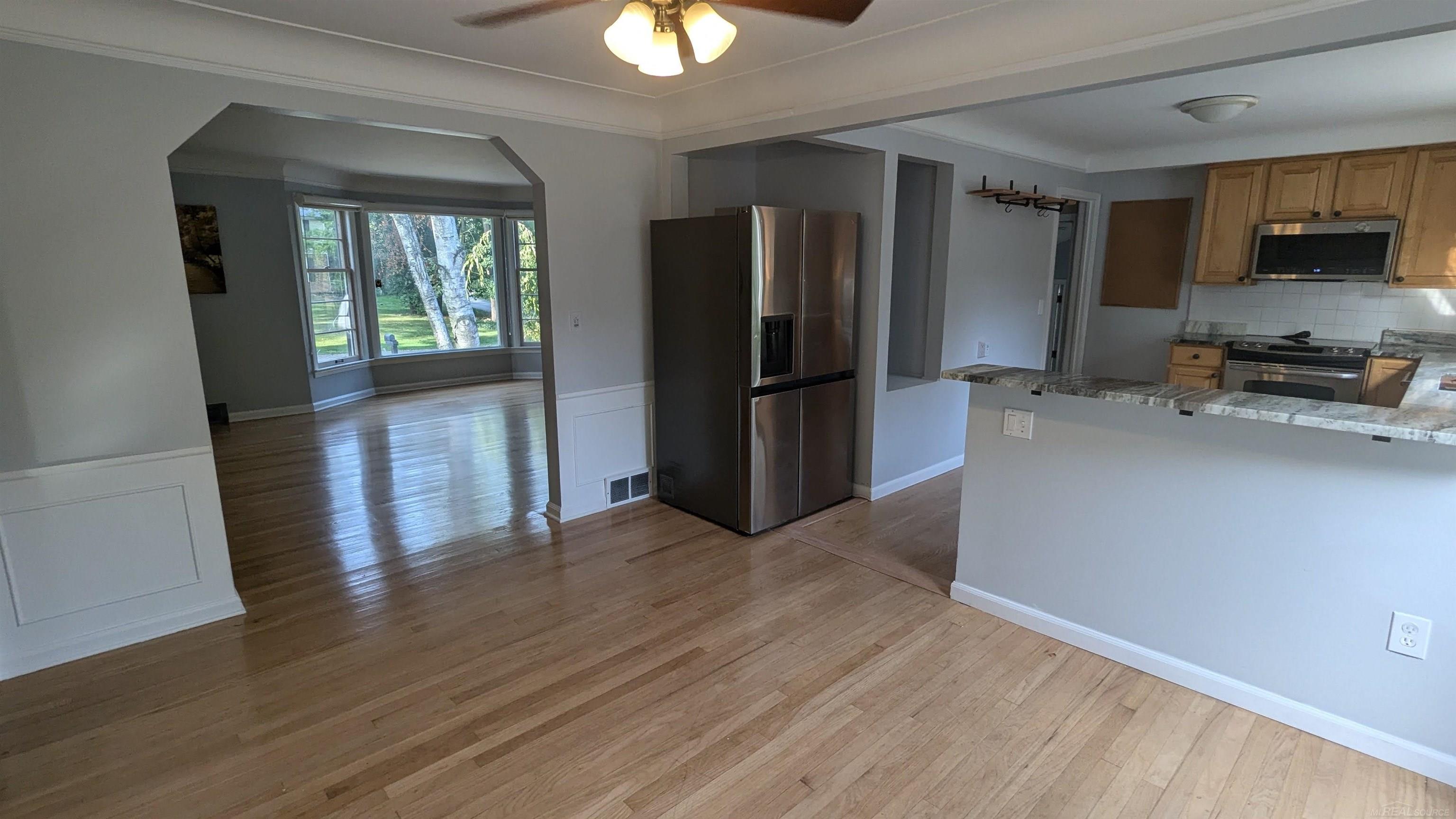 345 Hillview Street Rochester, MI 48306 - Photo 5 of 28 50154226-45d7387c-4066-497c-a476-164e701ecad0.JPG