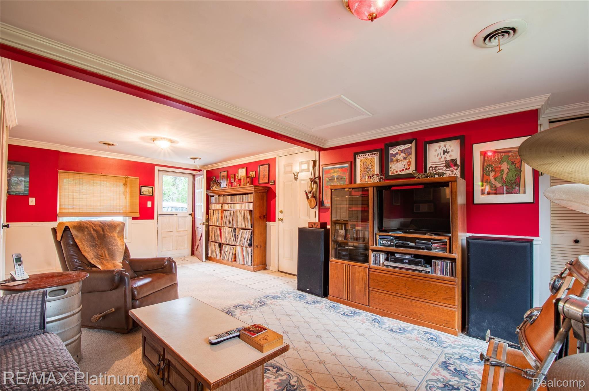 11160 Linden Road Linden, MI 48451 - Photo 17 of 43 11160 Linden Rd HDR27.jpg