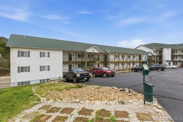 $265,000 | 464 Cedar Heights Drive, Unit 3B, Camdenton, MO 65020