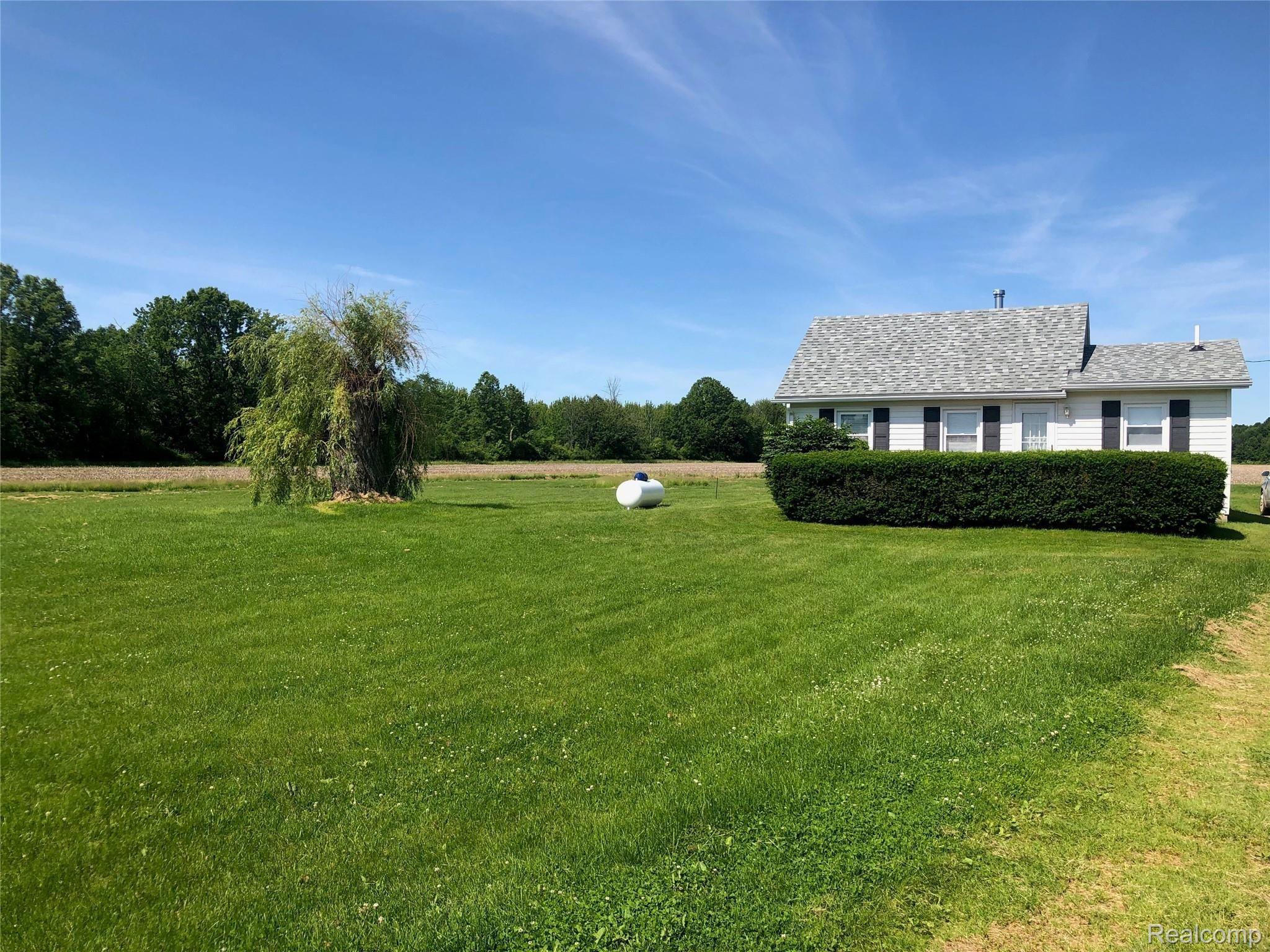 3663 Kilgore Road Avoca, MI 48006 - Photo 3 of 57 Manicured area of lawn