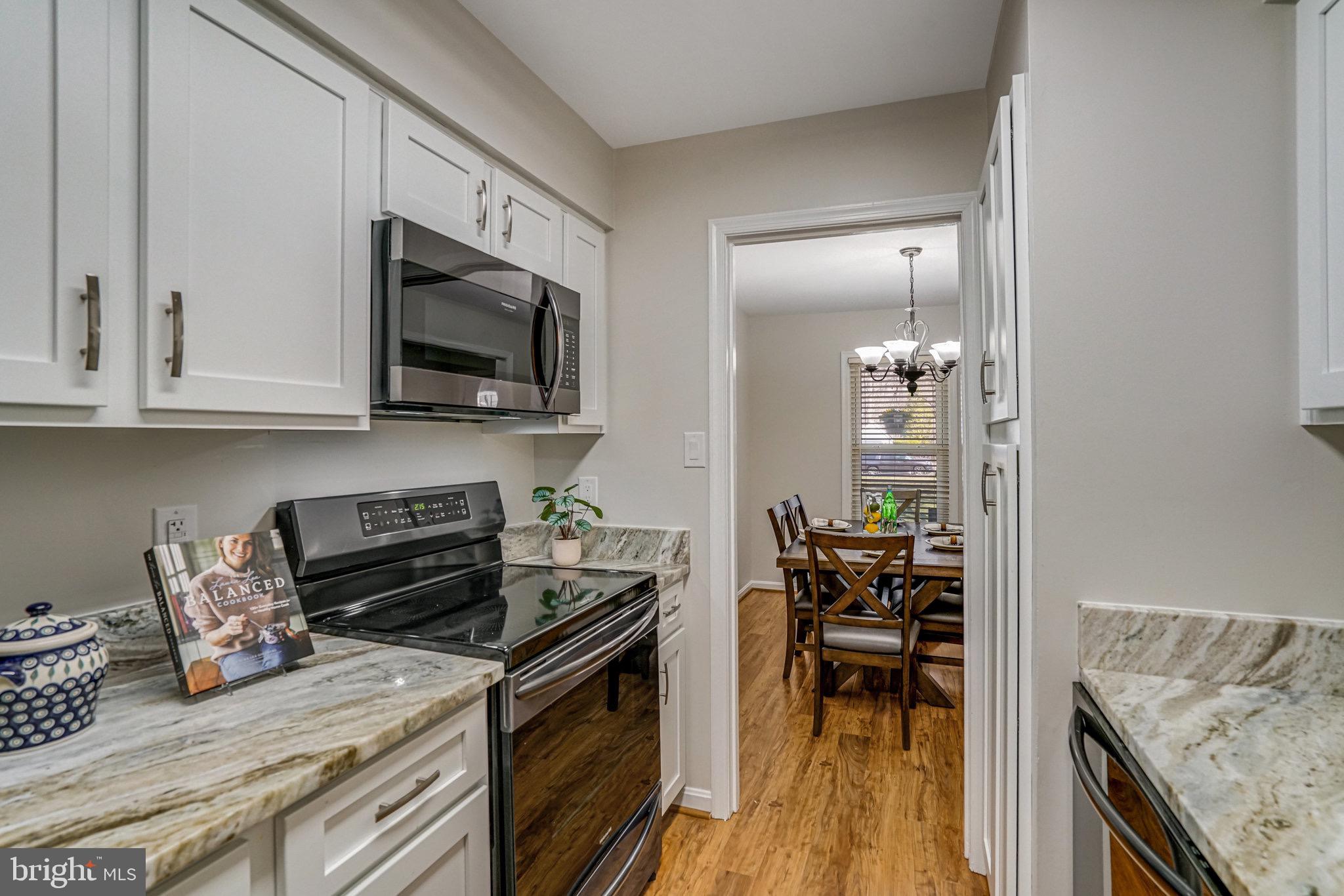 7266 Linden Tree Lane Springfield, VA 22152 - Photo 9 of 26 Gallery Image 9