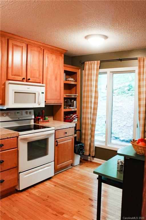 138 Lakeview Road Spruce Pine, NC 28777 - Photo 12 of 31 Gallery Image 12