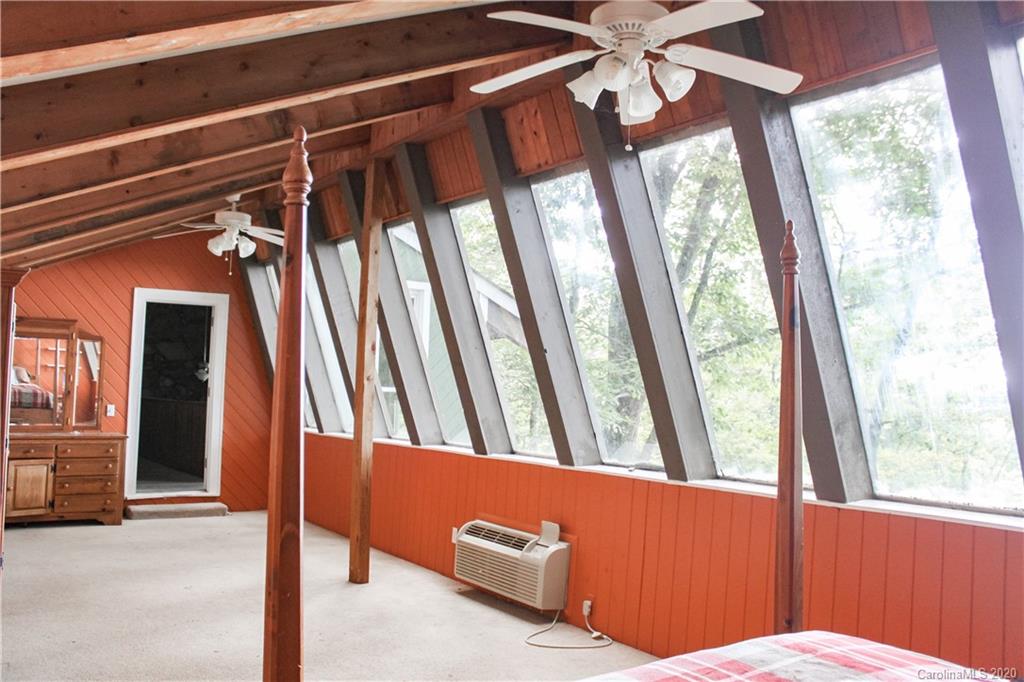 138 Lakeview Road Spruce Pine, NC 28777 - Photo 18 of 31 Gallery Image 18
