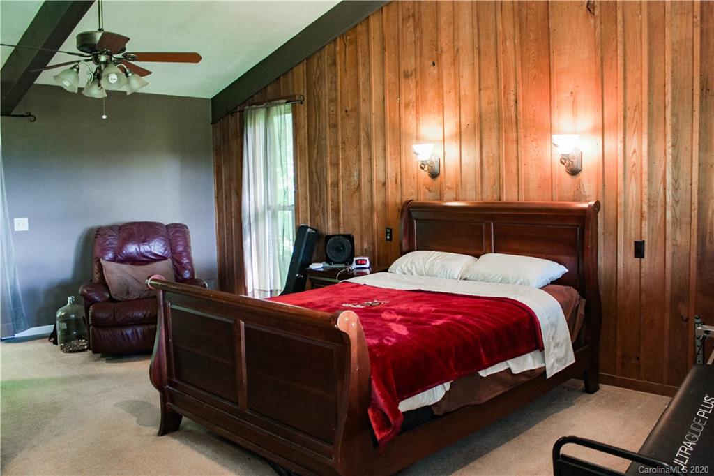138 Lakeview Road Spruce Pine, NC 28777 - Photo 23 of 31 Gallery Image 23