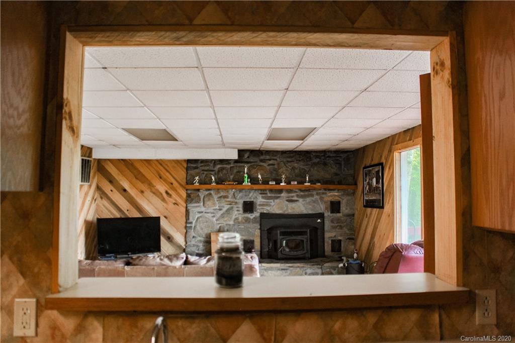 138 Lakeview Road Spruce Pine, NC 28777 - Photo 26 of 31 Gallery Image 26