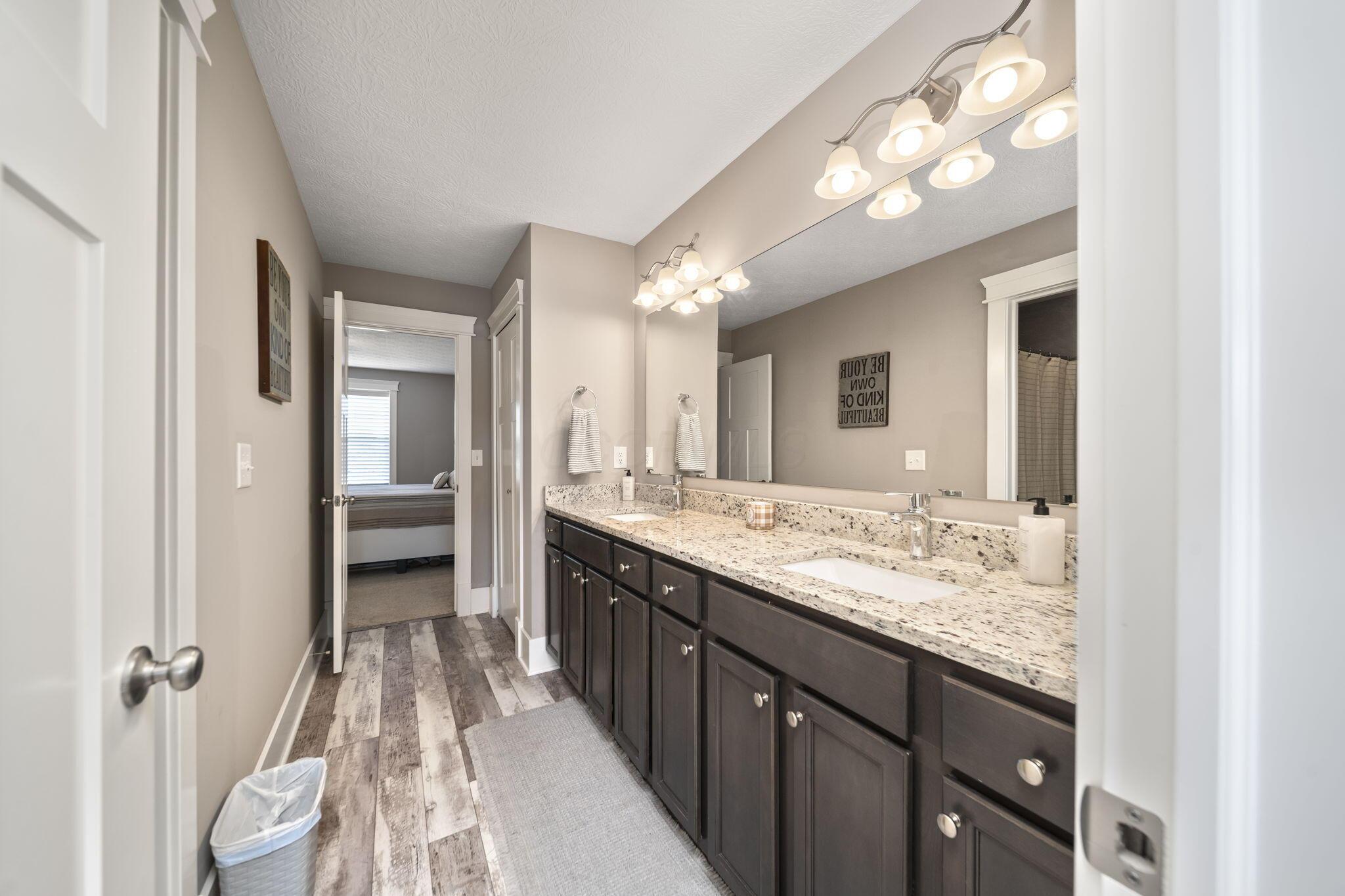 3364 Tschopp Road Northeast Lancaster, OH 43130 - Photo 56 of 80 Upper Level - Shared Full Bath