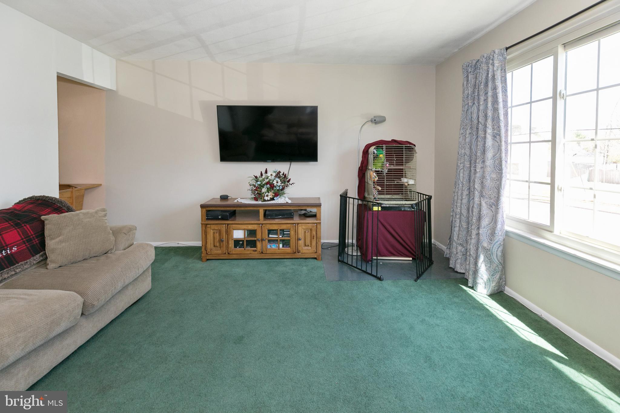 11 Harvard Road Atco, NJ 08004 - Photo 3 of 22 Large Living Room