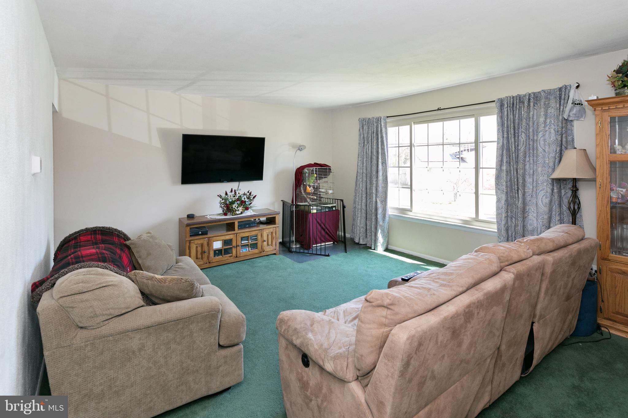 11 Harvard Road Atco, NJ 08004 - Photo 4 of 22 Perfect for Entertaining