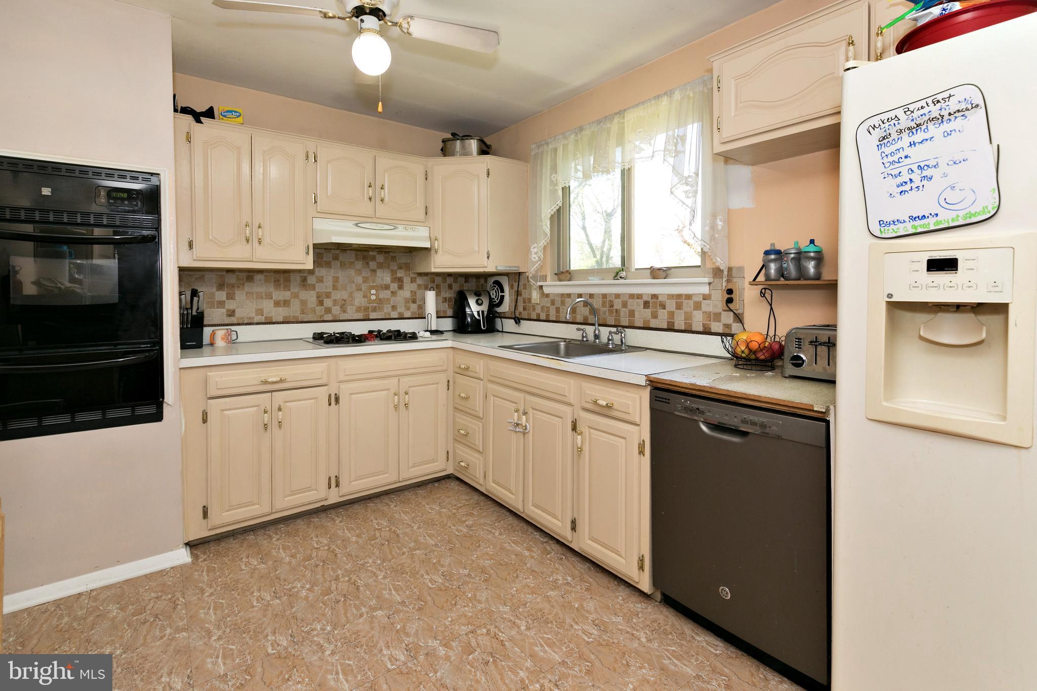 11 Harvard Road Atco, NJ 08004 - Photo 6 of 22 Kitchen