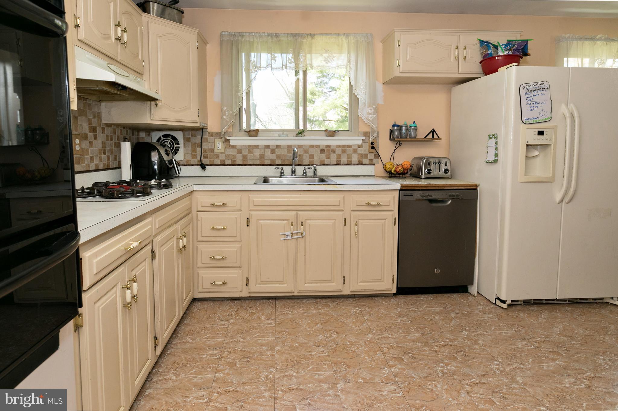 11 Harvard Road Atco, NJ 08004 - Photo 7 of 22 Plenty of Counter Space