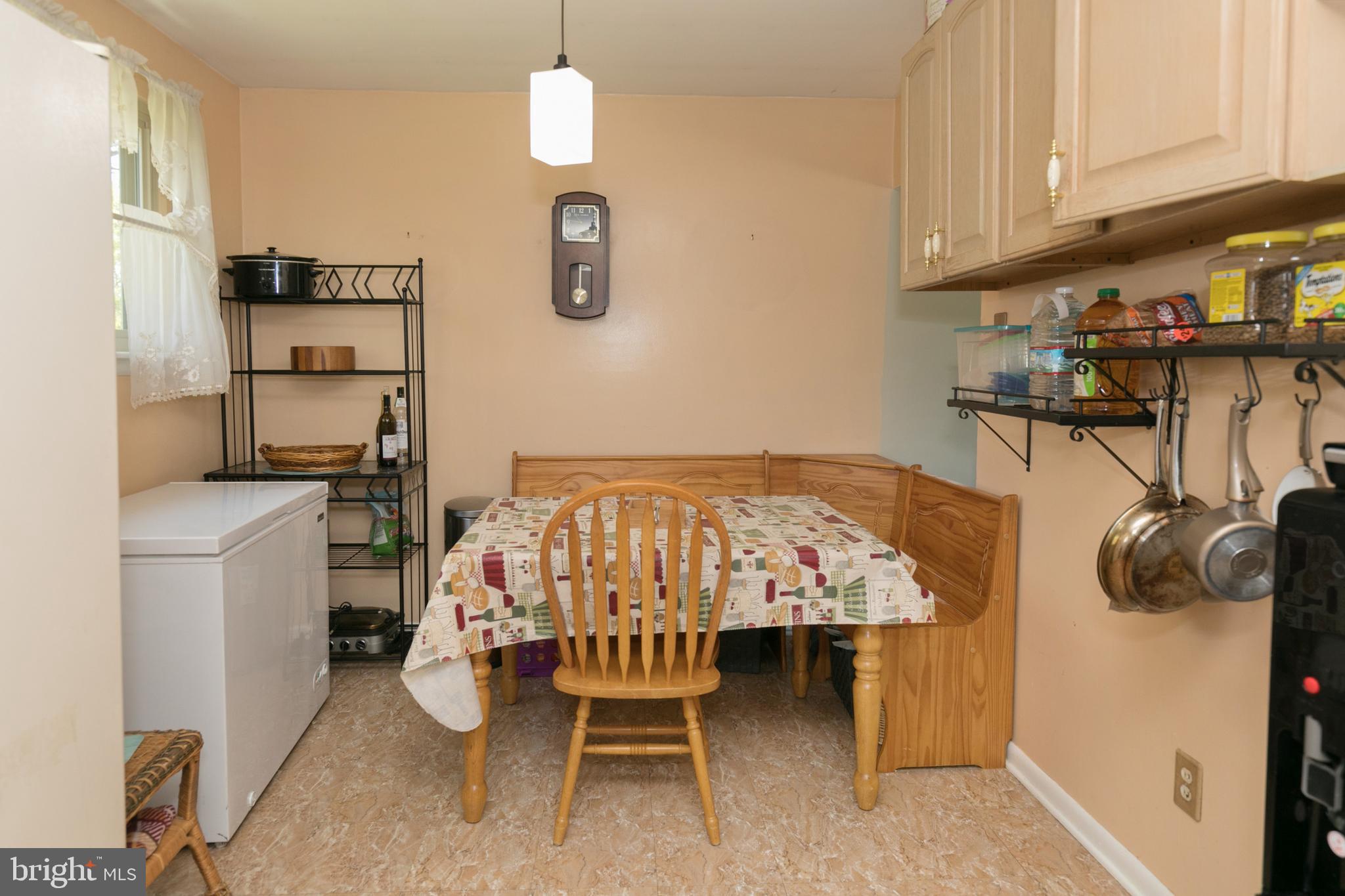 11 Harvard Road Atco, NJ 08004 - Photo 8 of 22 Eat-in Kitchen
